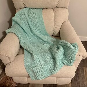 New Handmade Mint Green Cable Knit Throw Blanket 28.2” x 40.8”